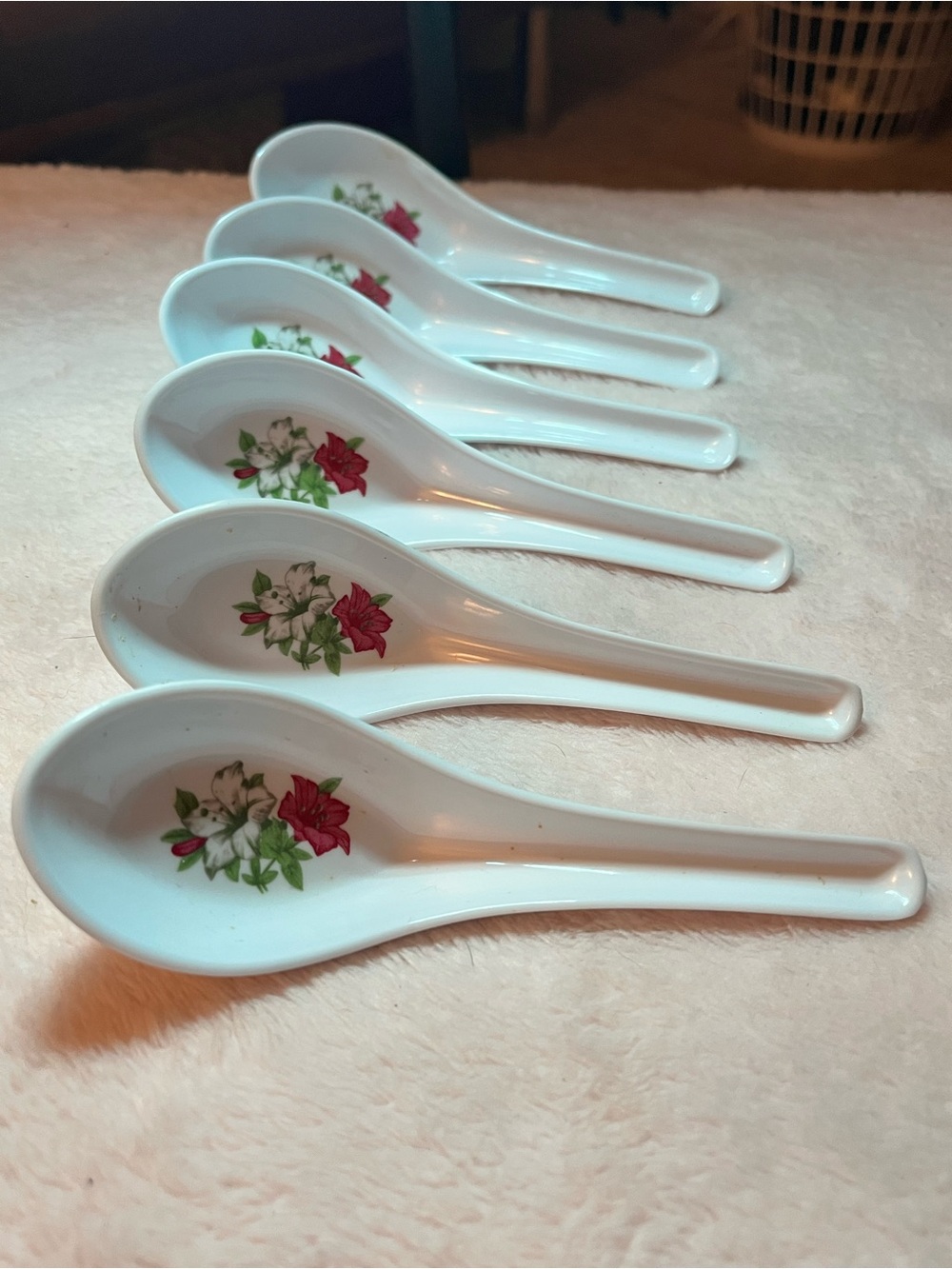 White Melamine Asian Soup Spoons with Pink Floral Accent - Set of 6 - Picture 4 of 7